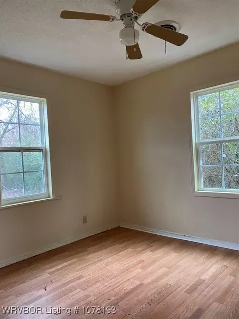 Bedroom - 4618 N 31st St, Fort Smith, AR 72904 photo 2 of 2