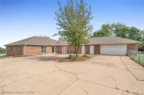 213 Azure Hills Dr, Van Buren, AR 72956