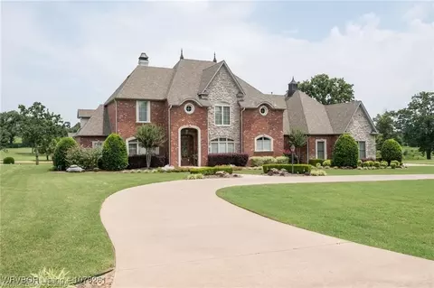 7201 Highland Park Dr, Fort Smith, AR 72916 photo 2