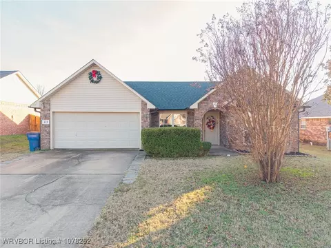 412 Chateau Dr, Fort Smith, AR 72908 photo 2