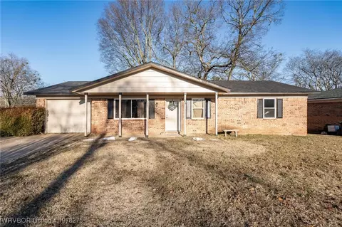 23 Interstate Cir, Sallisaw, OK 74955