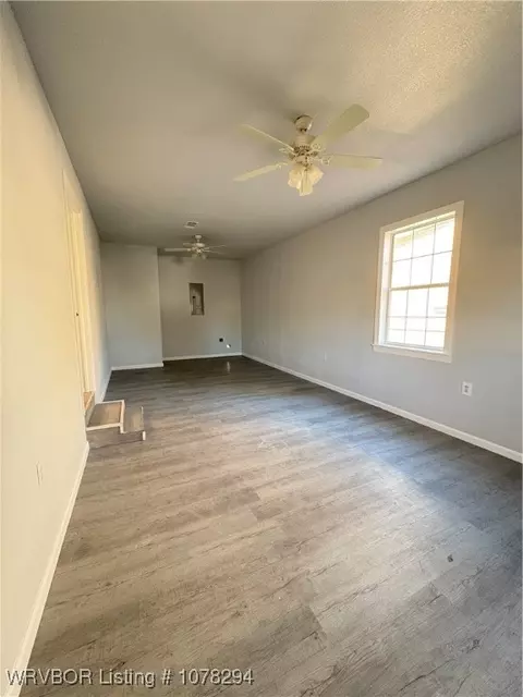 Living - 4531 Irene St, Fort Smith, AR 72904 photo 3 of 4