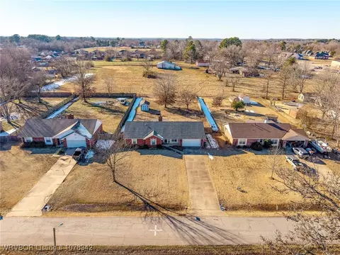 View/Area - 109 Adams St, Lavaca, AR 72941 photo 2 of 9