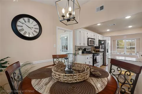Dining - 109 Adams St, Lavaca, AR 72941 photo 1 of 1