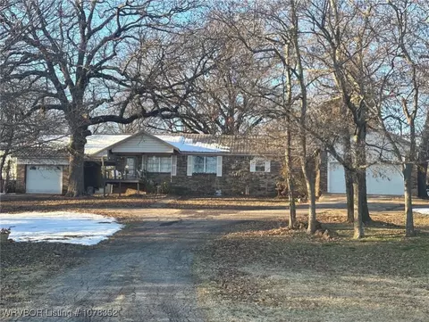 1404 S Broadway St, Poteau, OK 74953