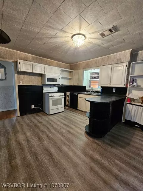 406 E Rosedale St, Paris, AR 72855 photo 4