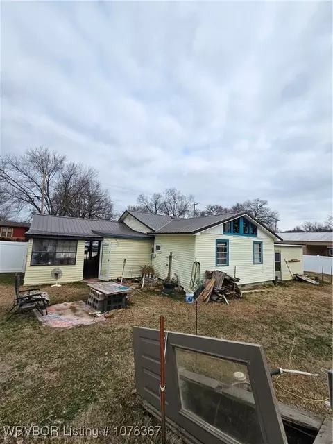 406 E Rosedale St, Paris, AR 72855 photo 3