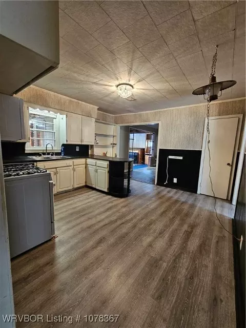 406 E Rosedale St, Paris, AR 72855 photo 5