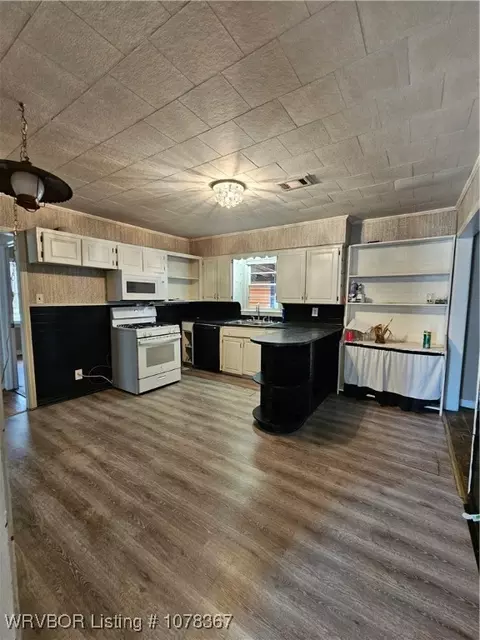 406 E Rosedale St, Paris, AR 72855 photo 6