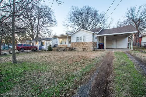1611 Jackson St, Fort Smith, AR 72901 photo 2