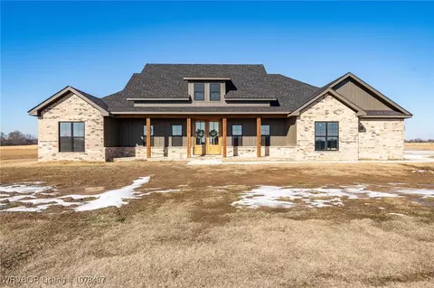 2439 W Drake Rd, Sallisaw, OK 74955
