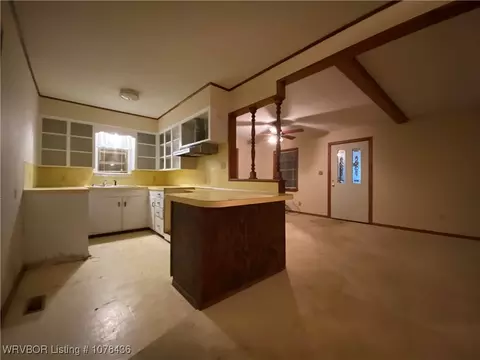 531 E Denver St, Greenwood, AR 72936 photo 4
