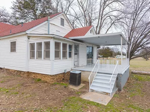 1104 Fuller St, Paris, AR 72855 photo 6