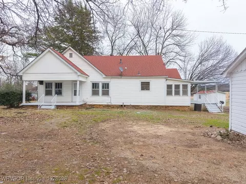 1104 Fuller St, Paris, AR 72855 photo 5