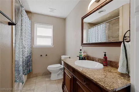 Bath - 705 Angela Cir, Barling, AR 72923 photo 2 of 3