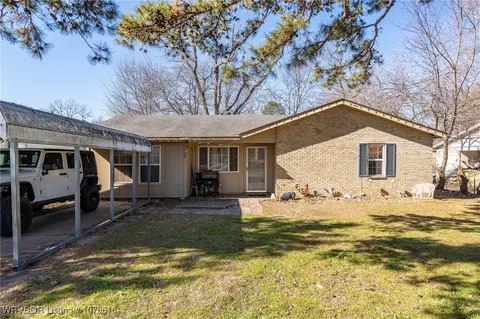 108 Lura Ln, Van Buren, AR 72956