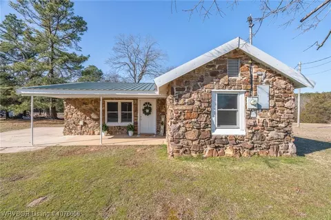 7901 White Oak Rd, Mulberry, AR 72947