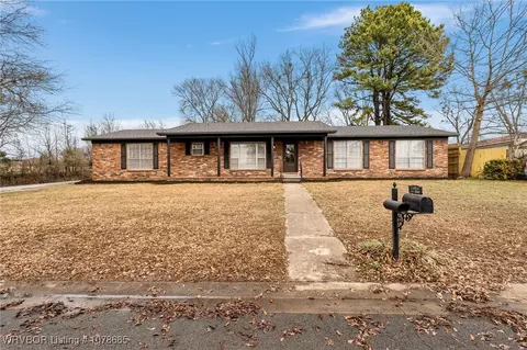 6201 Crimson Ave, Fort Smith, AR 72903