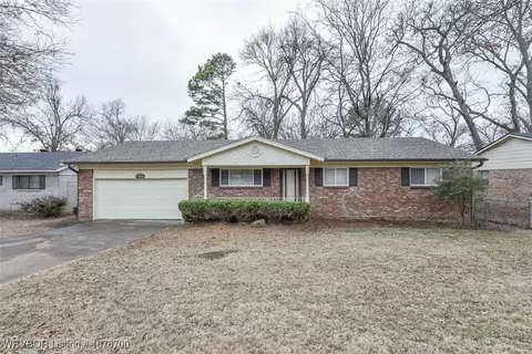 2117 55th Ln, Fort Smith, AR 72904