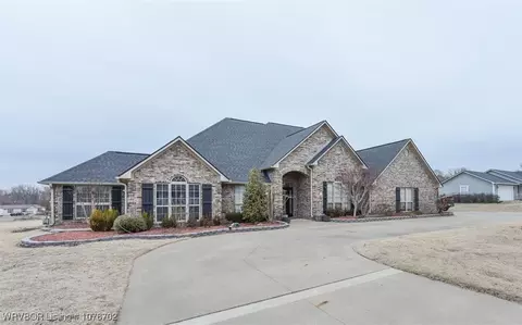 303 Rose Dr, Pocola, OK 74902
