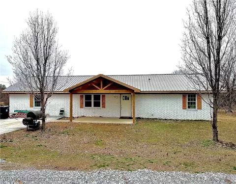 2201 W Treat Rd, Muldrow, OK 74948