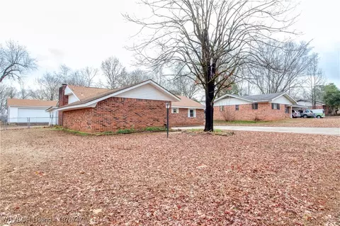 310 26th St, Ozark, AR 72949 photo 3