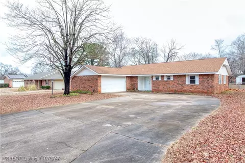 310 26th St, Ozark, AR 72949 photo 2