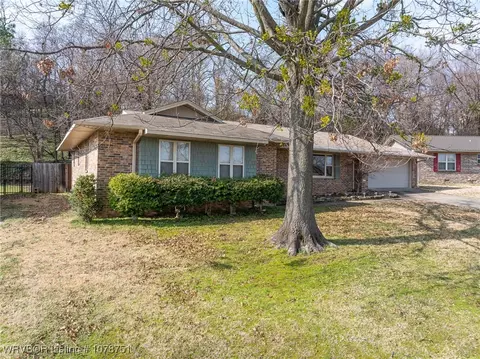 Exterior - 2818 S 18th St, Fort Smith, AR 72901 photo 3 of 9