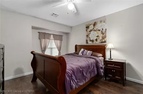 Bedroom - 2818 S 18th St, Fort Smith, AR 72901 photo 4 of 8