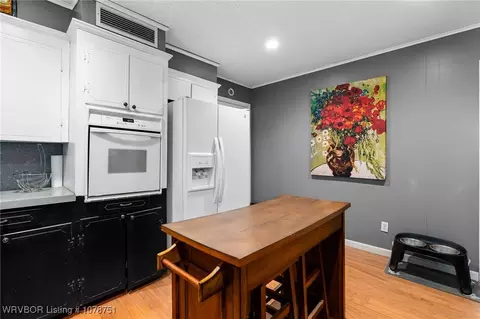 Kitchen - 2818 S 18th St, Fort Smith, AR 72901 photo 3 of 4