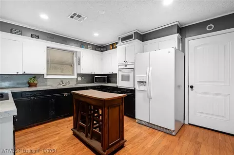Kitchen - 2818 S 18th St, Fort Smith, AR 72901 photo 1 of 4