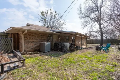 Exterior - 2818 S 18th St, Fort Smith, AR 72901 photo 8 of 9