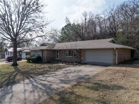 Exterior - 2818 S 18th St, Fort Smith, AR 72901 photo 2 of 9