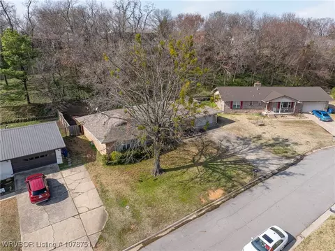 View/Area - 2818 S 18th St, Fort Smith, AR 72901 photo 3 of 17