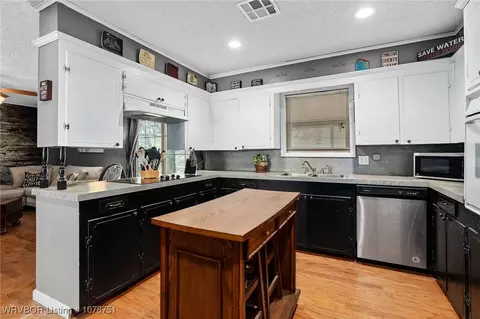 Kitchen - 2818 S 18th St, Fort Smith, AR 72901 photo 2 of 4