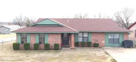 300 W Dutch Ave, Sallisaw, OK 74955