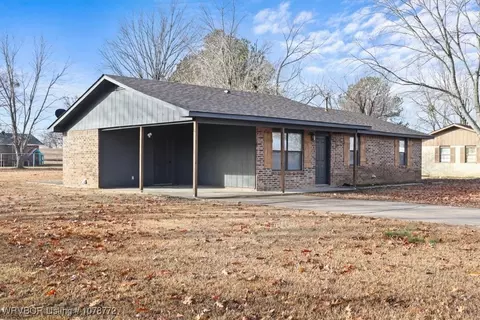 Exterior - 101 Cesar St, Pocola, OK 74902 photo 1 of 4