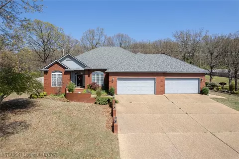 8801 Canopy Oaks Dr, Fort Smith, AR 72903