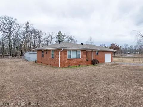 523 Pleasant Valley Rd, Van Buren, AR 72956