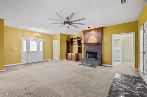 Living - 1415 Porter Pl, Alma, AR 72921 photo 2 of 3
