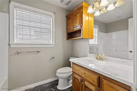 Bath - 1415 Porter Pl, Alma, AR 72921 photo 3 of 3
