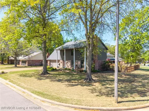 Exterior - 10400 Castleton St, Fort Smith, AR 72908 photo 4 of 13