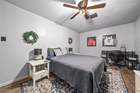 Bedroom - 10400 Castleton St, Fort Smith, AR 72908 photo 5 of 8