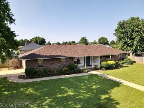 411 27th St, Ozark, AR 72949 photo 1