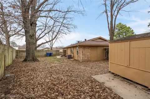 Exterior - 8600 S 35th Ter, Fort Smith, AR 72908 photo 7 of 7