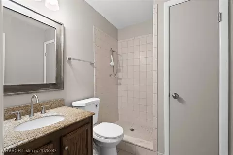 Bath - 8600 S 35th Ter, Fort Smith, AR 72908 photo 2 of 3