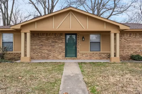 Exterior - 8600 S 35th Ter, Fort Smith, AR 72908 photo 2 of 7