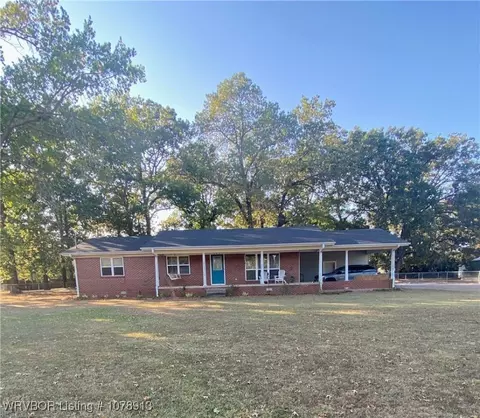 605 Highway 96, Lavaca, AR 72941
