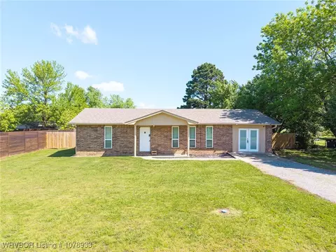 103 Oak St, Pocola, OK 74902 photo 3