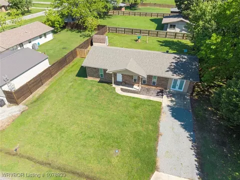103 Oak St, Pocola, OK 74902 photo 4